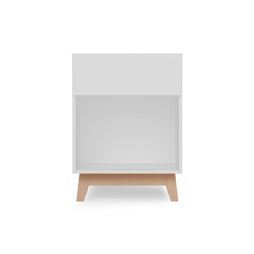 Tommi Bedside