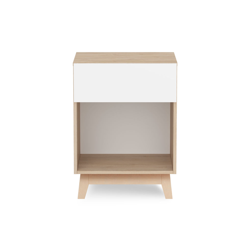Tommi Bedside